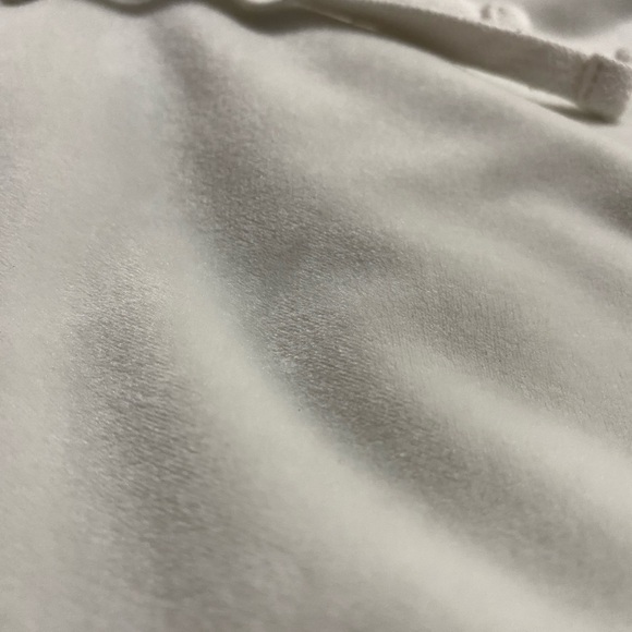 the softest white hoodie 🤍 - Picture 2 of 3